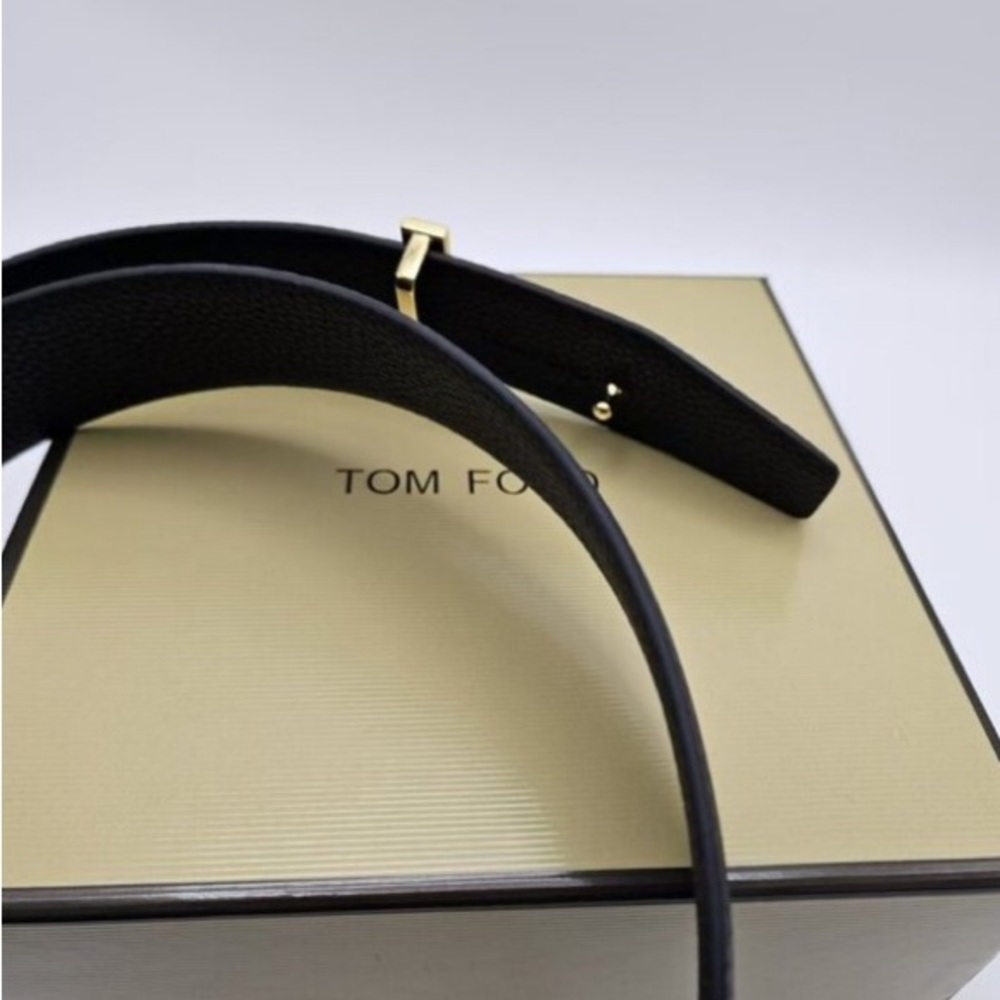 Tom Ford Black Leather Belt with Gold Accent - Picture 4 of 7